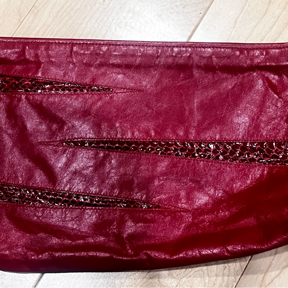 Exquisite Red Leather Vintage Clutch with Snakeskin Embellishment